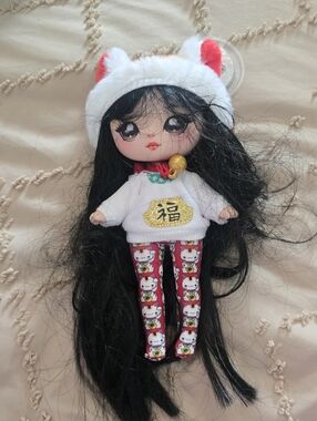 Na Na Na Surprise Glam Series 2 Liling Luck-Lucky Cat-Inspired 7.5" Doll